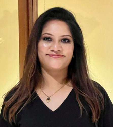 Dr. Aarti Sarda Dr. Aarti Sarda - Dermatologist